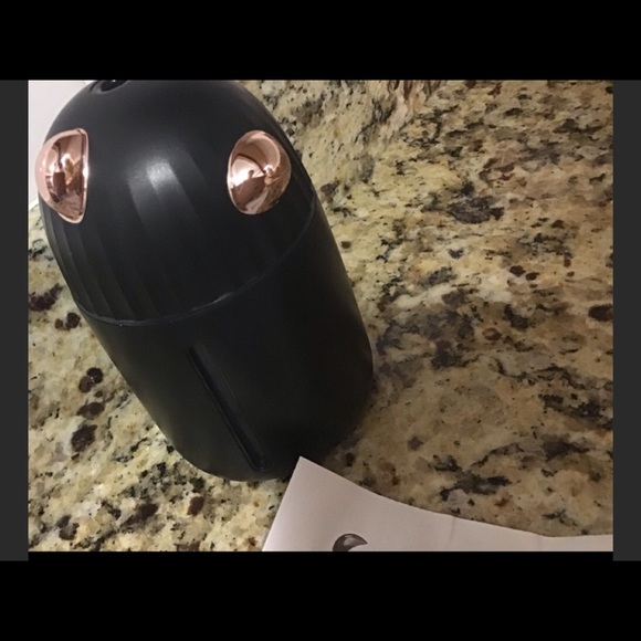 Travel, home work, portable air purifier - Picture 1 of 8